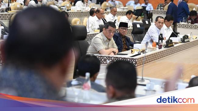 Komisi V DPR-Kemendes Sepakat Bebaskan Desa-Lahan Transmigrasi dari Kawasan Hutan