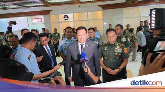 Diantar Dasco ke Rapat Komisi I DPR, Menhan Sjafrie Ungkap Maknanya