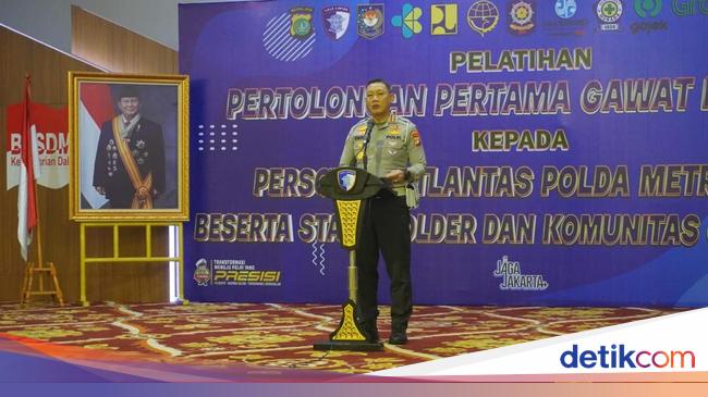 Ditlantas Polda Metro Latih Ratusan Ojol Pertolongan Pertama Gawat Darurat