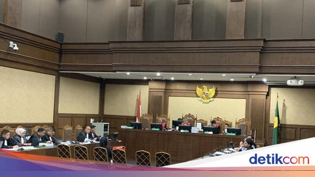 Istri Hakim Agam Terdakwa Kasus Migor Akui Rutin Terima Dolar US-Singapura