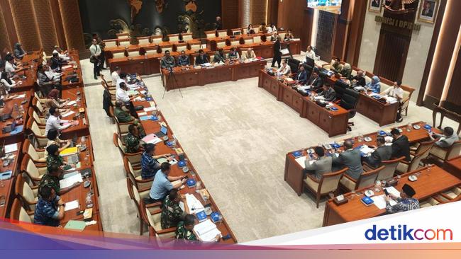 Pansus DPR-Pemerintah Setuju RUU Pengelolaan Ruang Udara Dibawa ke Paripurna