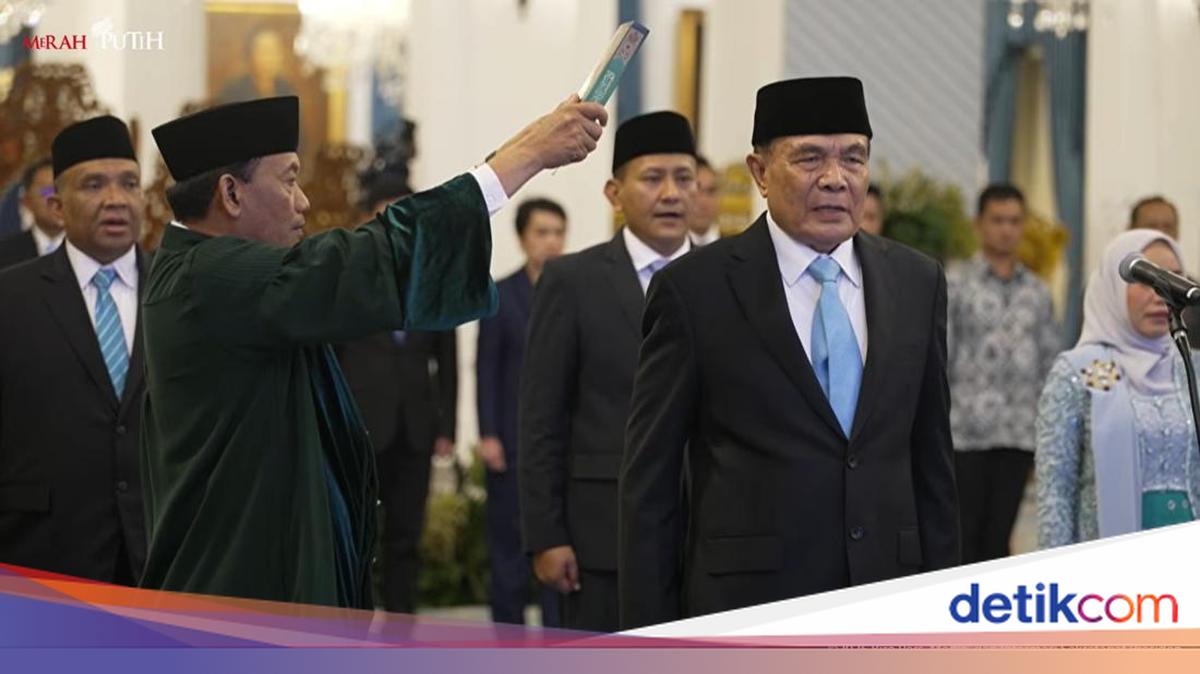 Kokraklar ustida bolmish porno kliplar Katta kokraklarni opish