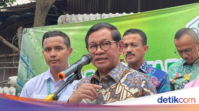 Tinjau Pertanian Vertikal, Pramono Usul Gunakan Solar Panel agar Hemat Listrik