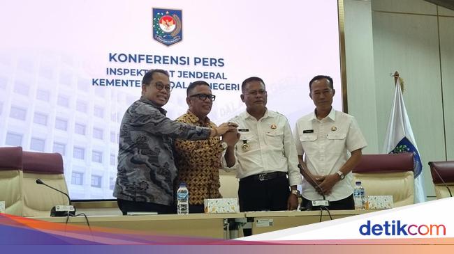 Kepala SMPN yang Sempat Dicopot Walkot Prabumulih Kembali Bertugas