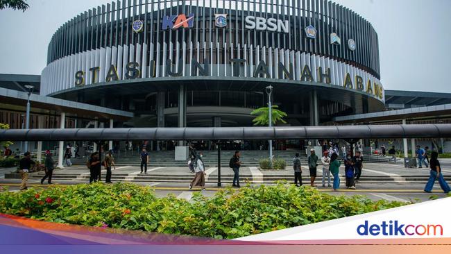 Melihat Stasiun Tanah Abang yang Kini Lebih Modern
