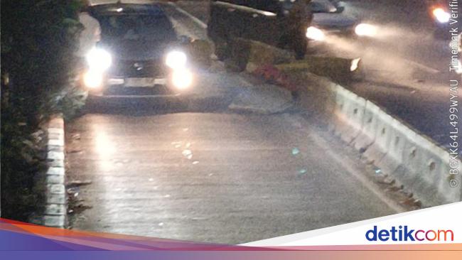 Lagi dan Lagi! Separator TransJ Koridor 9 Ditabrak Mobil