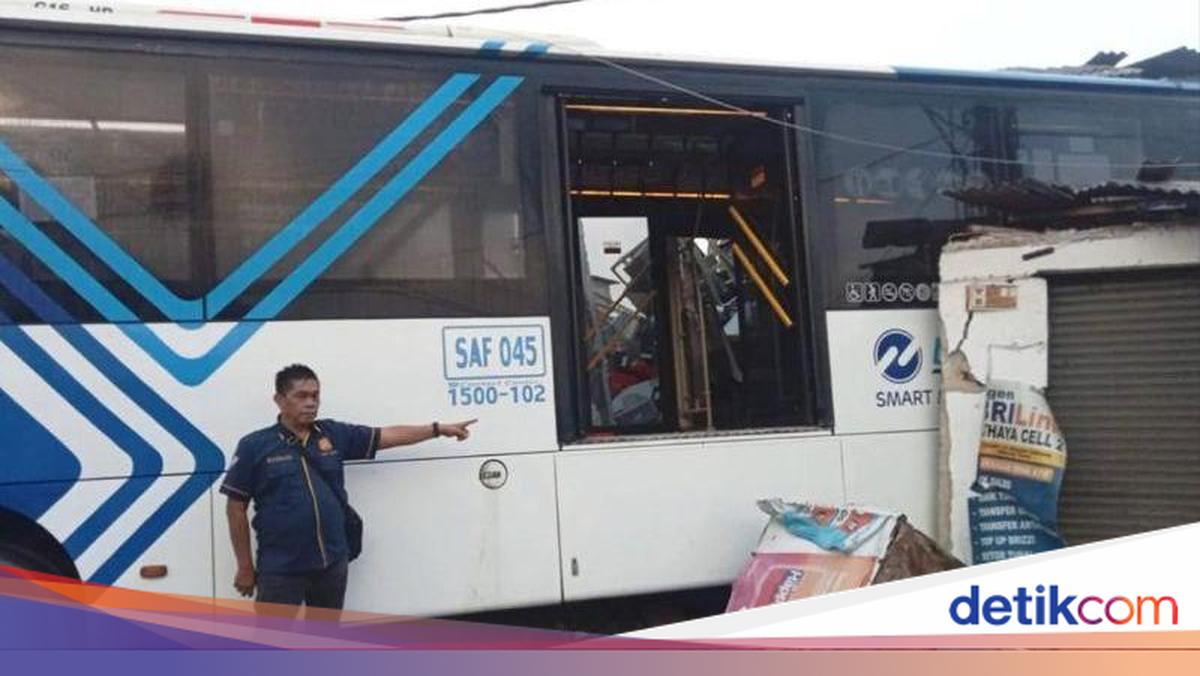 Kesaksian Warga Saat TransJ Tabrak Ruko di Cakung Sebabkan 6 Orang Luka