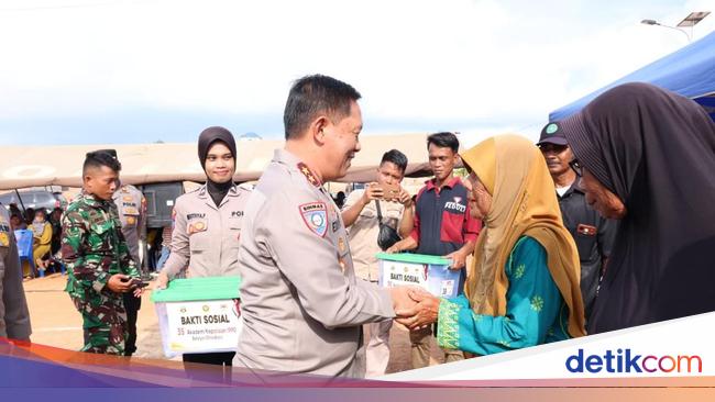 Polri Bakti Sosial Alumni Akpol '90, Bagikan 1.485 Paket Sembako di Batam