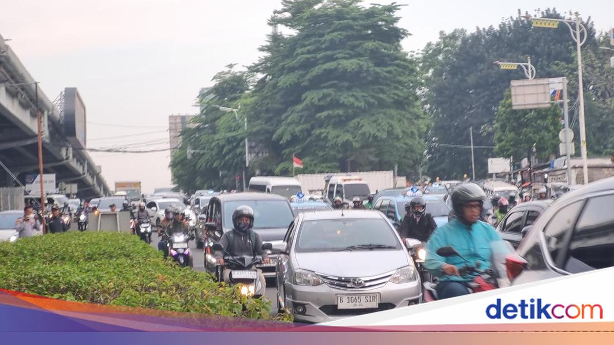 1 Lajur Tol Digratiskan, Begini Situasi Lalin TB Simatupang Sore Ini