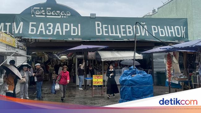 13 Ribu Langkah di Almaty, dari Pasar Tertua hingga Monumen Pahlawan Perang