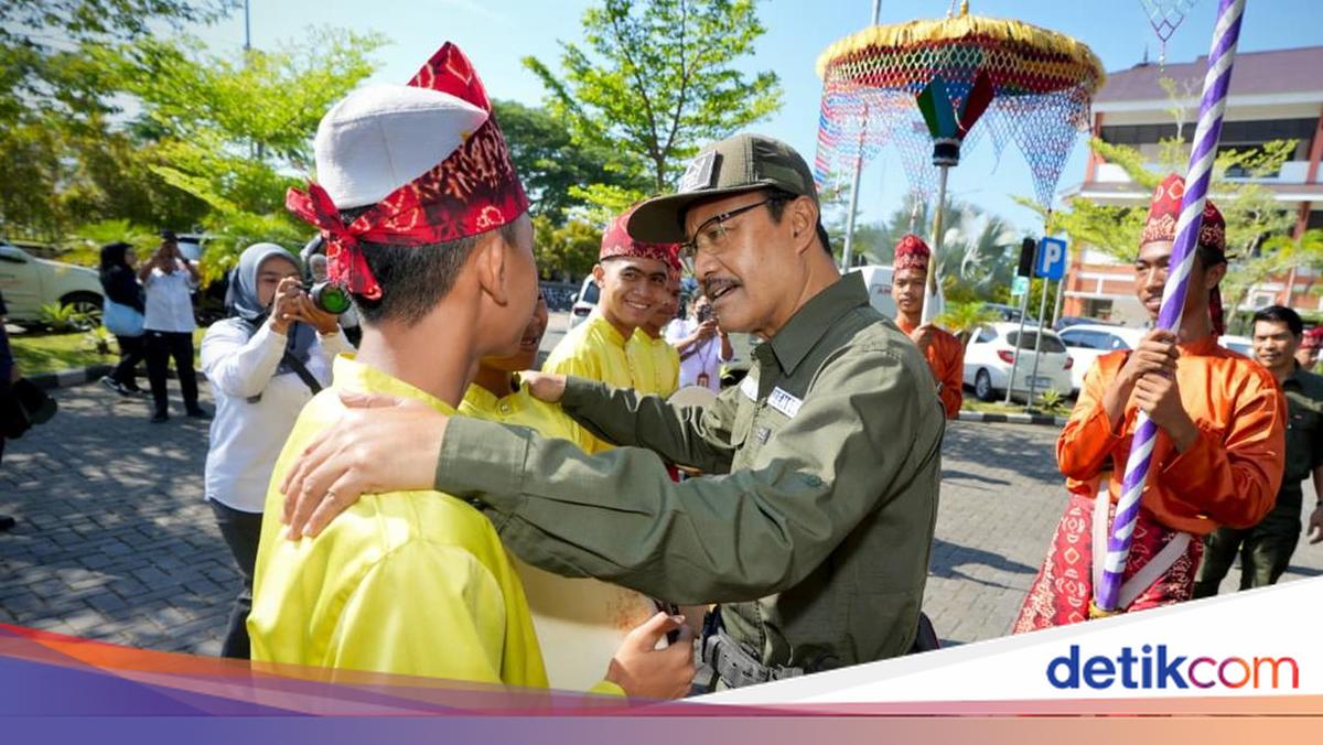Mensos Buka Pelatihan Wali Asuh-Wali Asrama Sekolah Rakyat di Banjarmasin