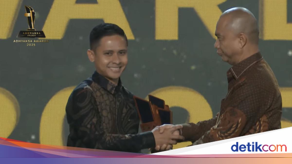 M Rafiqan Raih Penghargaan Jaksa Pengawal Daerah Tertinggal Adhyaksa Awards 2025