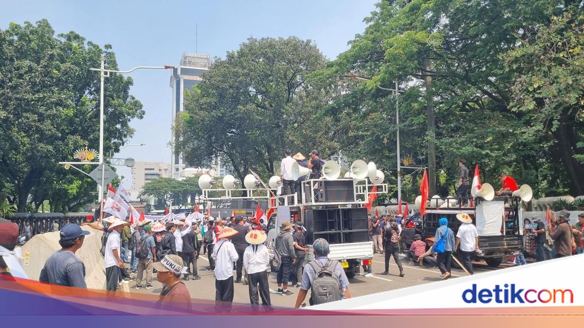 Ada Demo Hari Tani di Patung Kuda Jakpus, Lalin Sekitar Monas Dialihkan