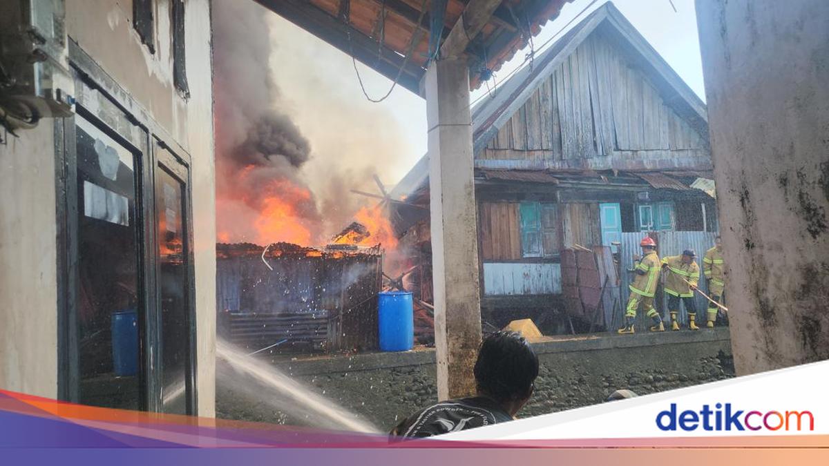 7 Rumah di Palembang Kebakaran, Diduga karena Korsleting Charger HP