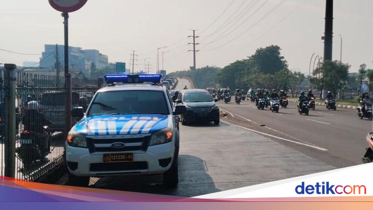 Pemotor Tewas Kecelakaan di Flyover Pesing, Polisi Ingatkan Rambu Larangan