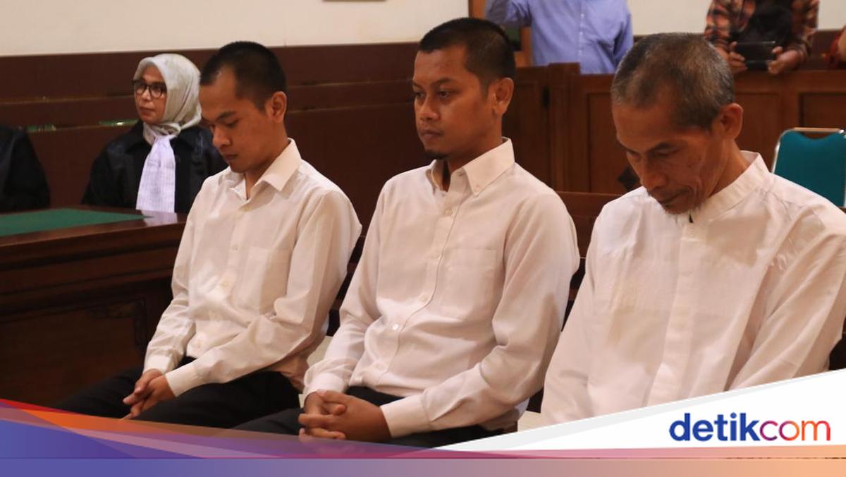 Persidangan kasus Takbirdha Tsalasiwi Wartyana atau 'Mas-mas Pelayaran' yang menganiaya pacar ojol di Sleman memasuki agenda tuntutan. Birdha bersama kakak dan ayahnya dituntut hukuman satu tahun penjara oleh JPU.

via @detikjogja_