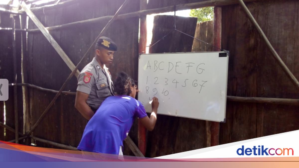 Iptu Bastian Tuhuteru, Mengabdi Jadi Pendidik bagi Masyarakat Adat Buru Selatan