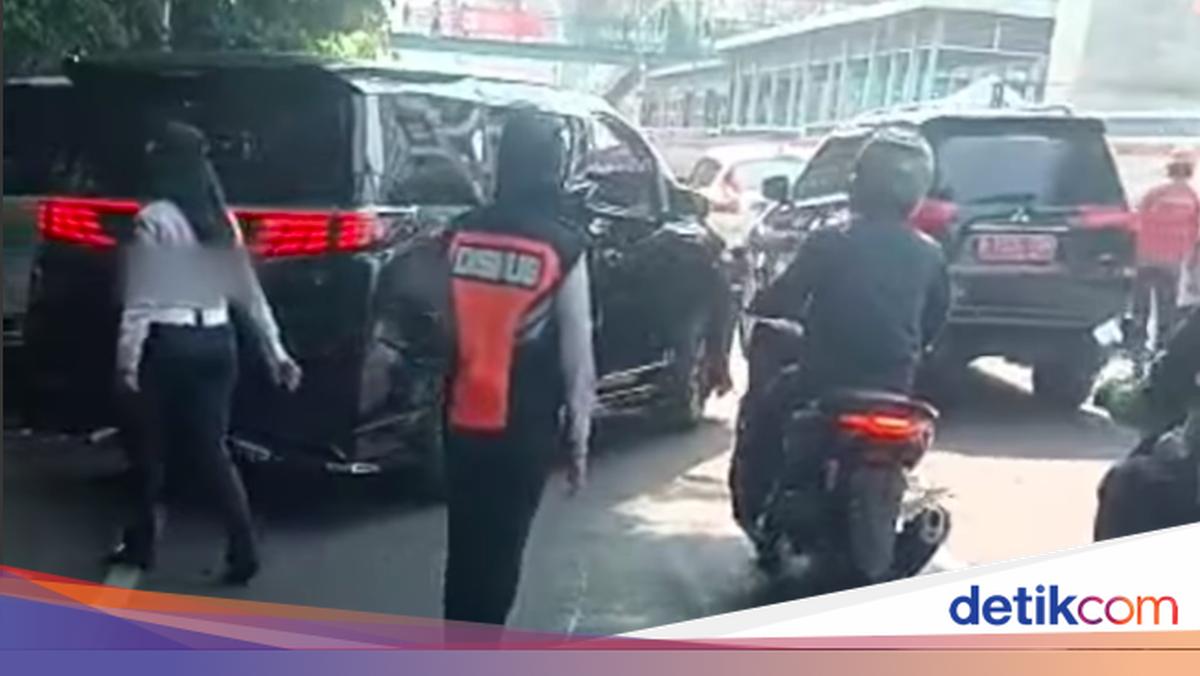 Bikin Macet, Parkir Liar Depan Labschool Rawamangun Diusir Dishub