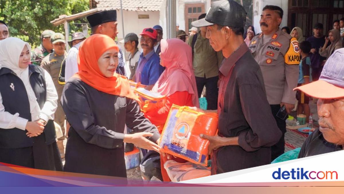Gubernur Khofifah Serahkan Bantuan ke Warga Terdampak Gempa di Situbondo