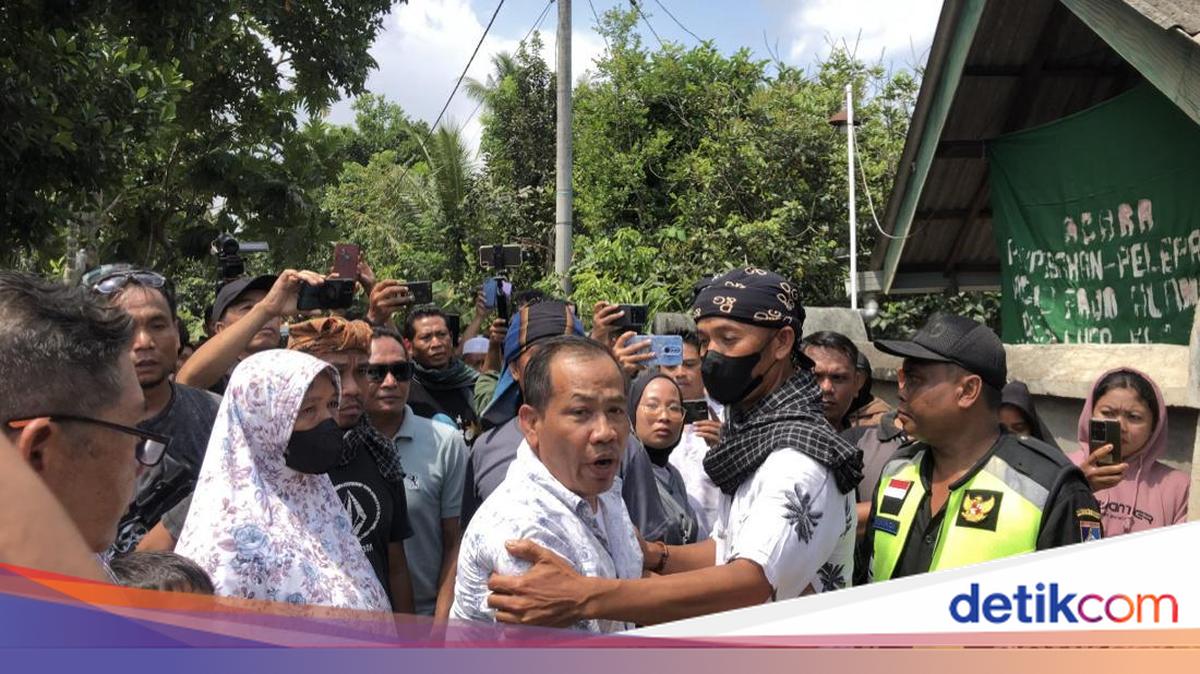 Rekonstruksi Pembunuhan Brigadir Esco Ricuh