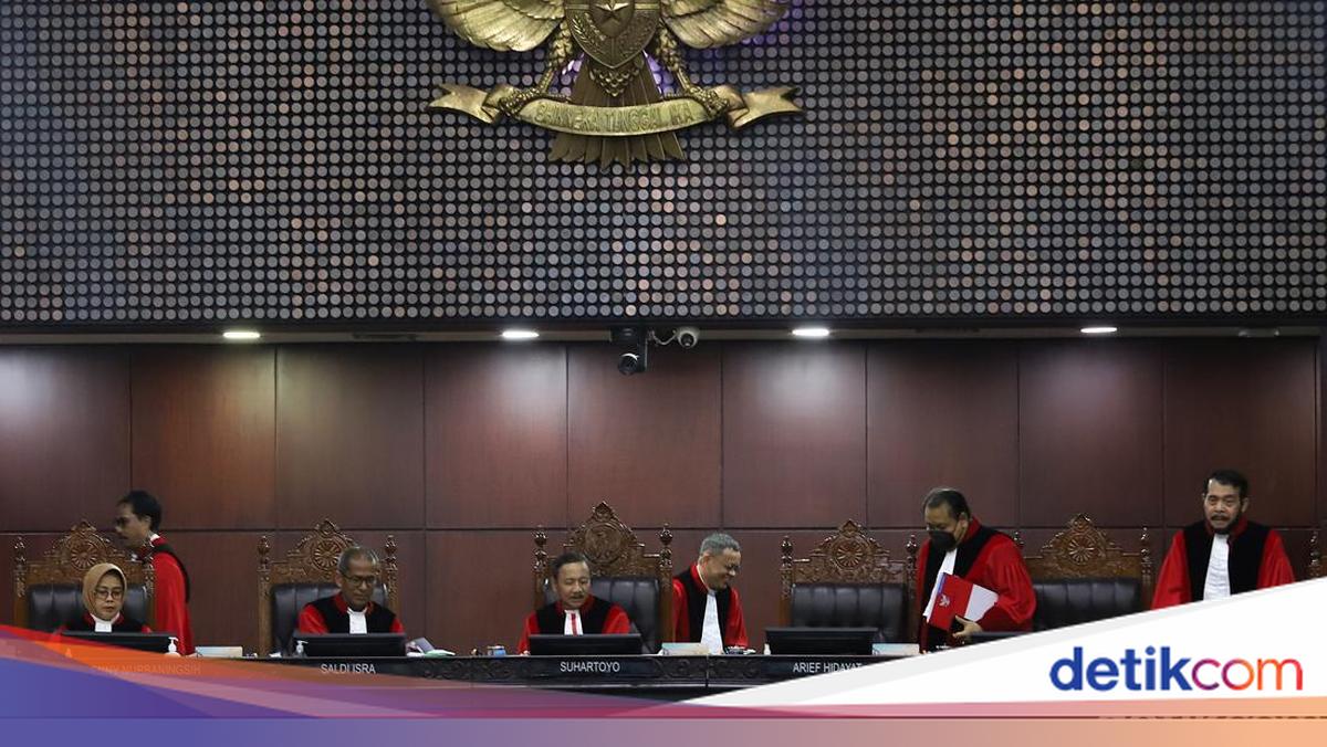 MK: Warga Turun-temurun di Hutan Bisa Berkebun Tanpa Izin Asal Tak Komersial