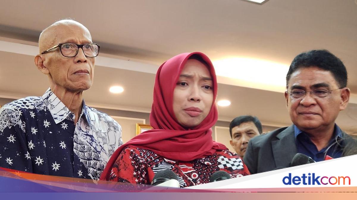 4 Pernyataan Keluarga Diplomat Arya Daru Blak-blakan di Senayan