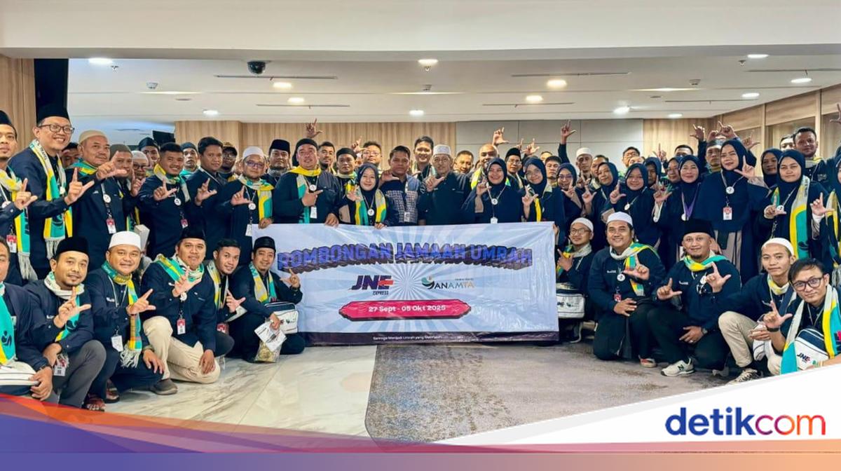 JNE Berangkatkan 1.643 Karyawan Laksanakan Ibadah Umrah