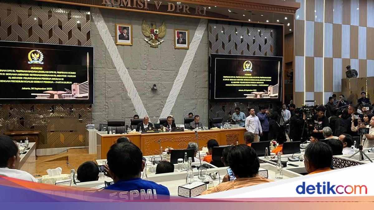 Buruh Minta RUU Ketenagakerjaan Atur Larangan Calo Kerja-Penahanan Ijazah