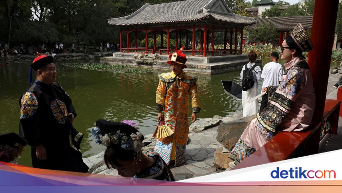 Turis Membludak Saat Golden Week, Pariwisata China Pecahkan Rekor Baru