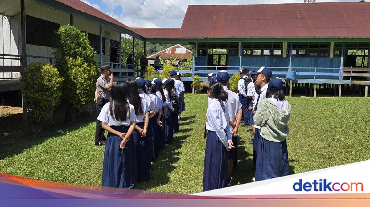 Pengabdian Panjang Bripka Rudi di Pedalaman Kalimantan Meski Tanpa Akses Jalan
