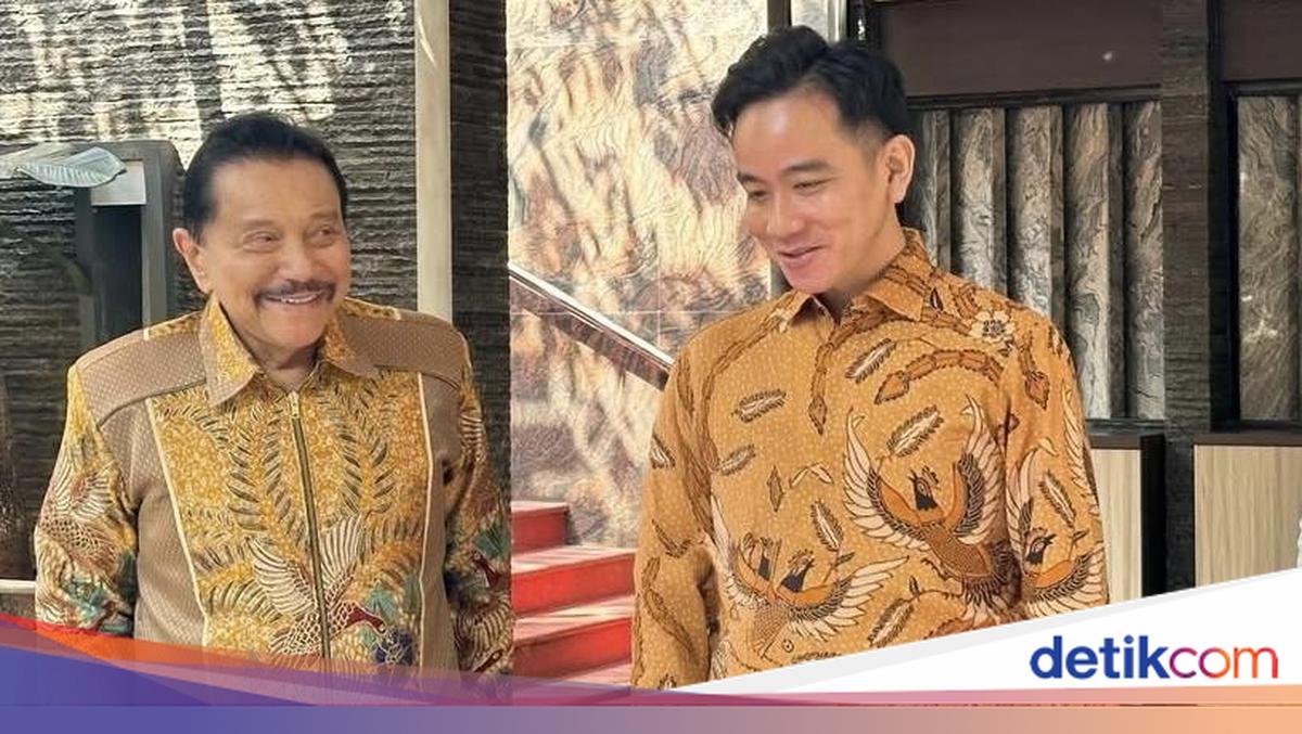 Gibran Rakabuming Ulang Tahun, Intip Momennya Jajan dan Blusukan ke Pasar