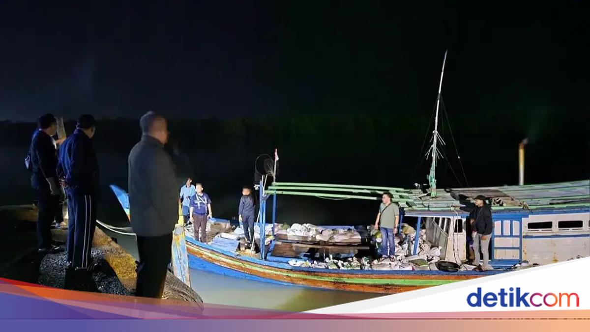 Polisi Gagalkan Pengangkutan Pasir Timah Ilegal di Belitung, 15 Pelaku Ditangkap