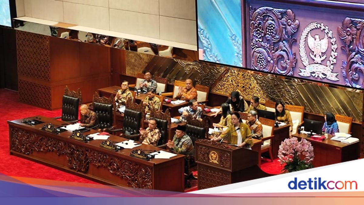 DPR Rapat Paripurna Khusus, Puan Sampaikan Laporan Kinerja Anggota Dewan