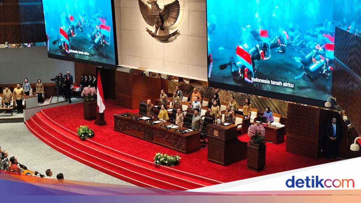 Tok! DPR Sahkan RUU Kepariwisataan Jadi Undang-Undang