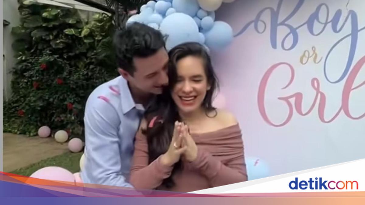 Menyoal Kehamilan Pertama Steffi Zamora