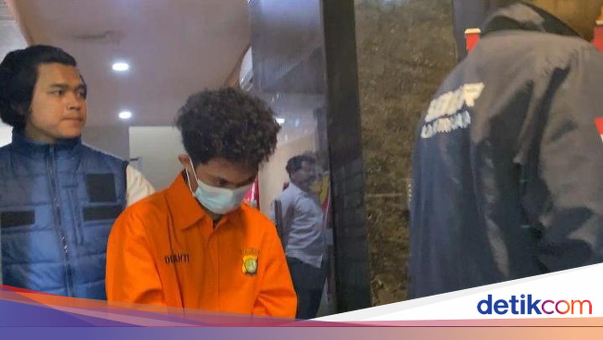 Berbaju Tahanan, Ini 'Bjorka' yang Klaim Retas 4,9 Juta Data Nasabah Bank