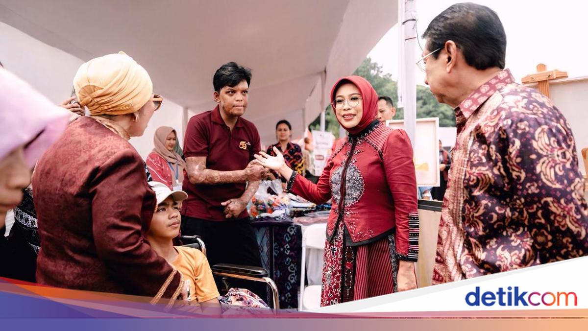 Fatma Saifullah Yusuf Apresiasi Pameran PWPSS Beri Dukungan ke UMKM