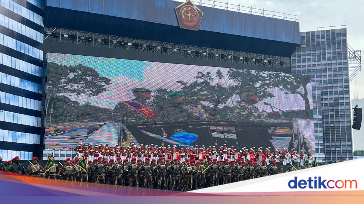 TNI Gelar Gladi Bersih HUT ke-80 di Monas, Demo Serangan Udara Ditampilkan
