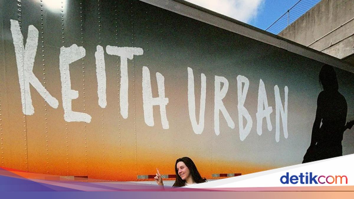 Rumor Kedekatan Keith Urban dan Gitaris Cantik Makin Kencang karena Ini