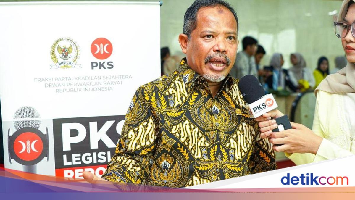 Viral Gelondongan Kayu di Banjir Sumatera, Anggota DPR Dorong Audit