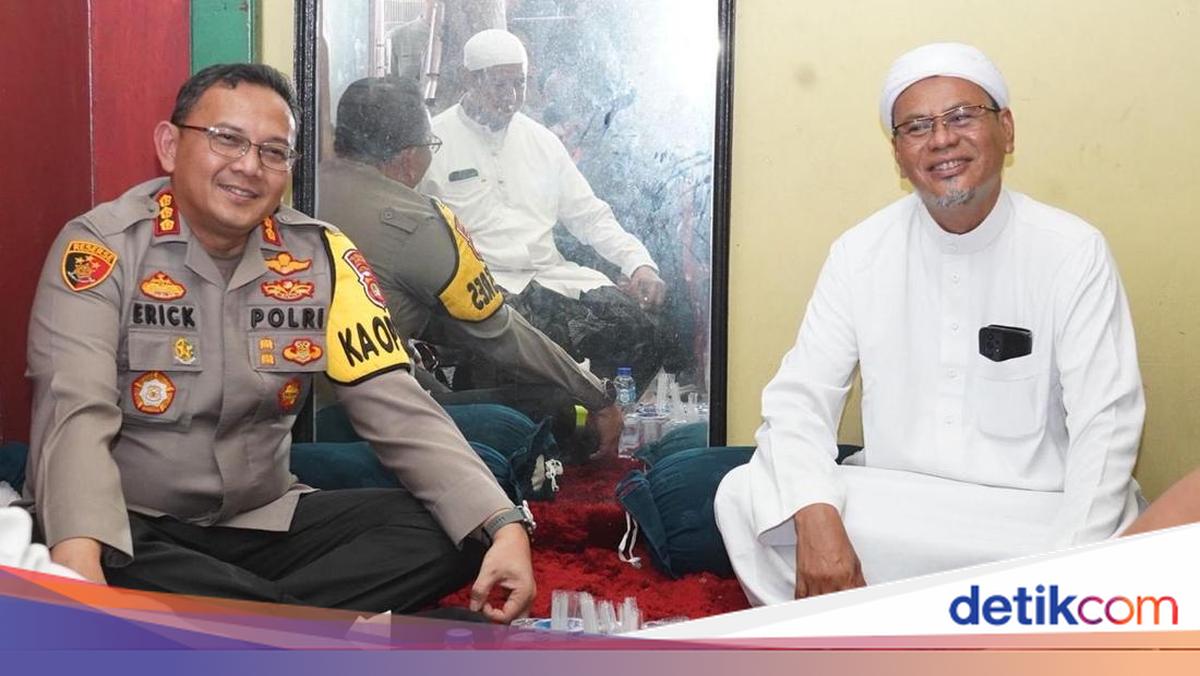 Peran Aktif Jaga Kamtibmas, Tokoh Agama di Jakut Diberi Penghargaan Kapolres