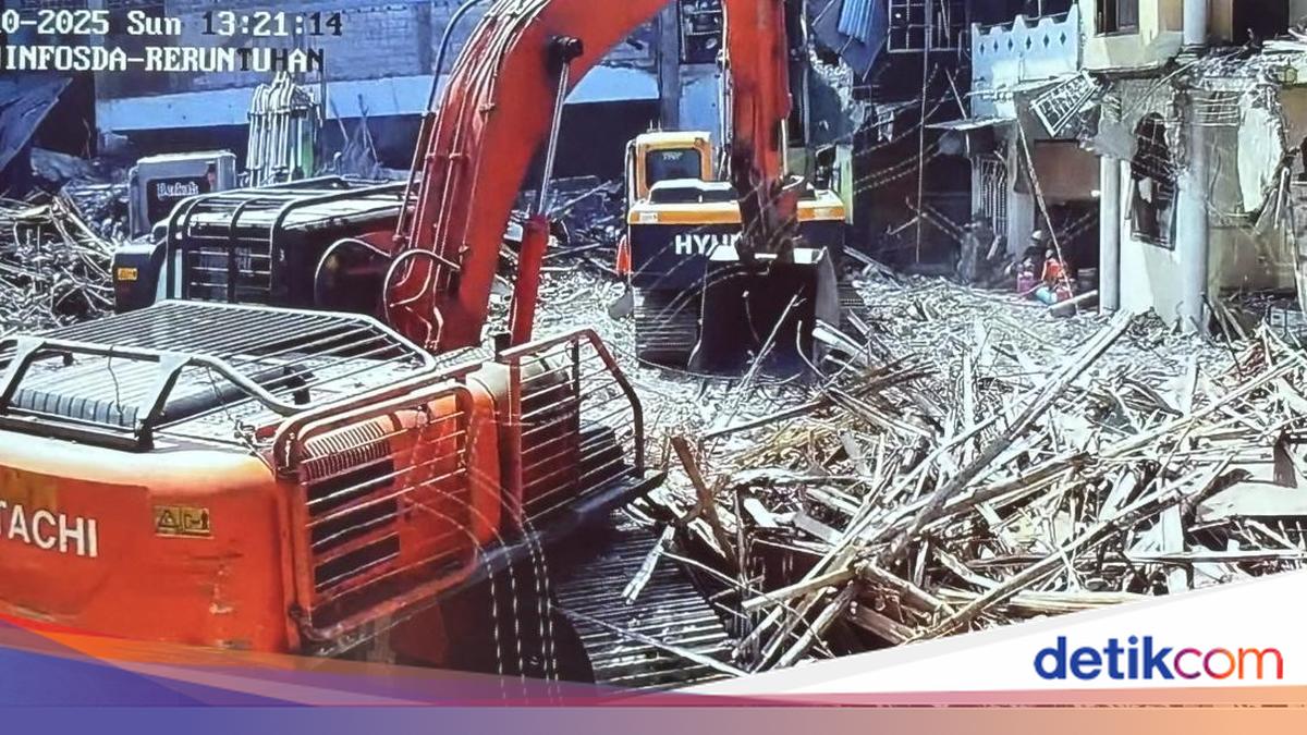 Ada Bangunan Ponpes Al Khoziny yang Miring, Evakuasi Dilakukan Hati-hati