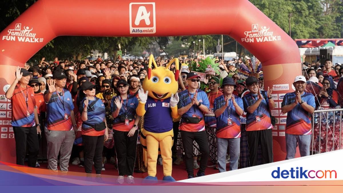 Alfamidi Family Day Fun Walk Ajak Peserta Olahraga Sambil Pilah Sampah