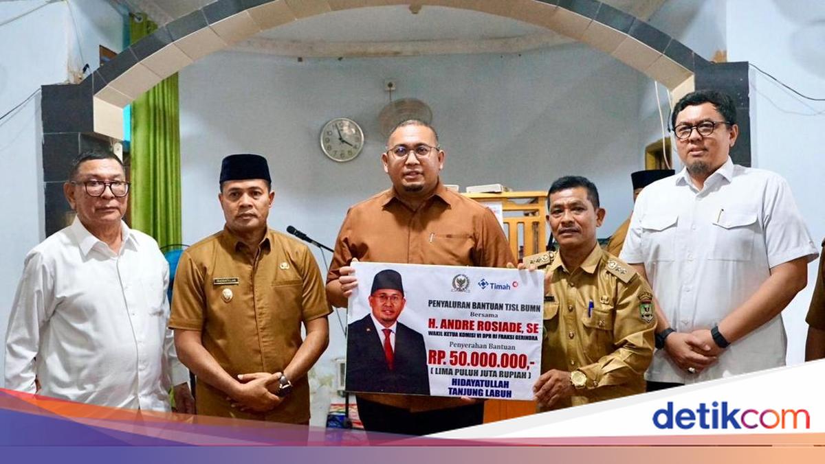 Andre Rosiade Salurkan Bantuan untuk 2 Masjid &amp; 1 Ambulans di Sumbar