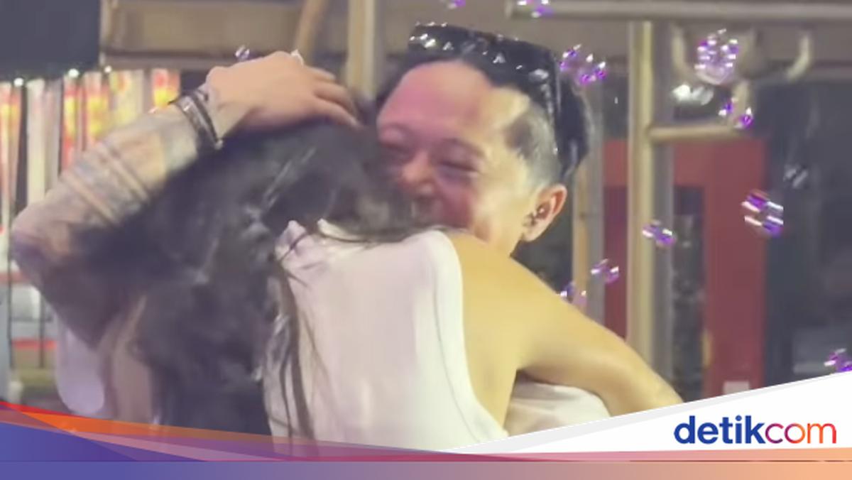 Cie... DJ Bravy Lamar Erika Carlina di Panggung Synchronize Fest 2025