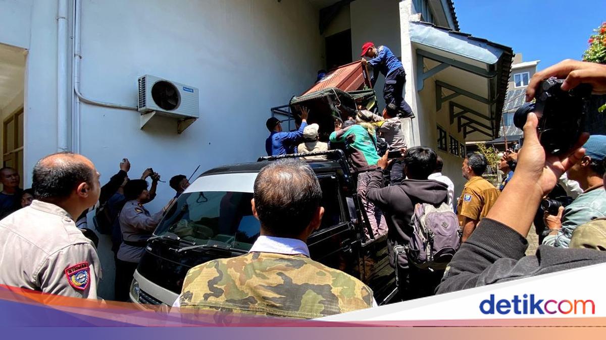 Akhirnya..., Macan Tutul Masuk Hotel di Bandung Berhasil Dievakuasi