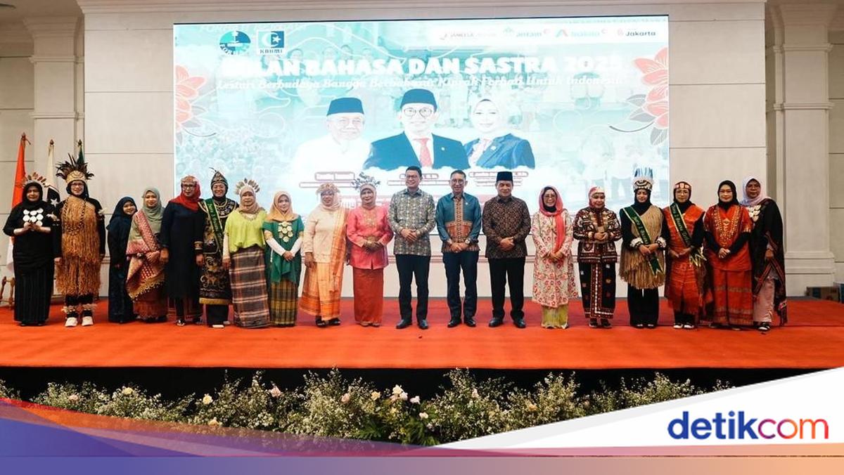 Fadli Zon Sampaikan Orasi Sarasehan Budaya Forum Alumni HMI Wati Nasional