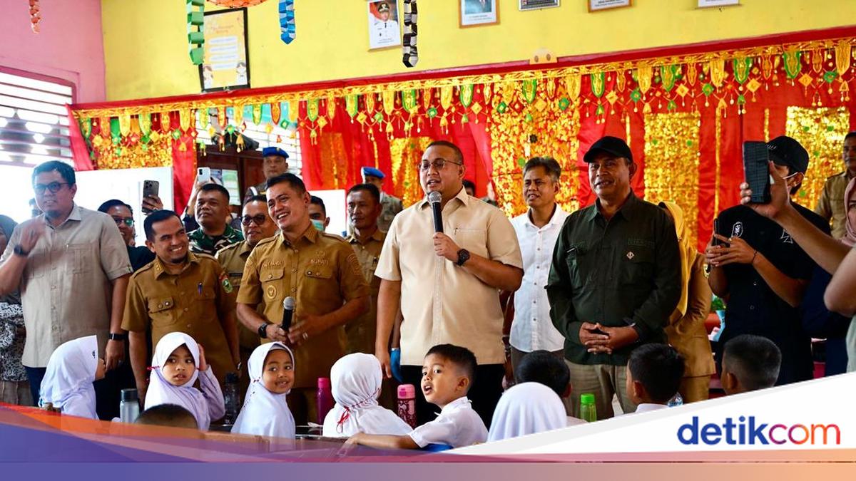 Andre Rosiade Tinjau MBG di Solok, Warga Harap Program Dilanjutkan