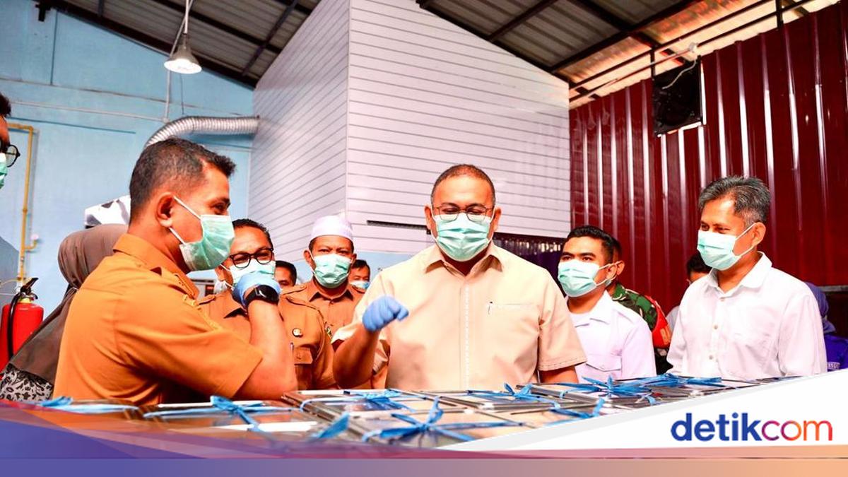 Tinjau SPPG di Solok, Andre Rosiade: Kekurangan Diperbaiki Bukan Dihentikan