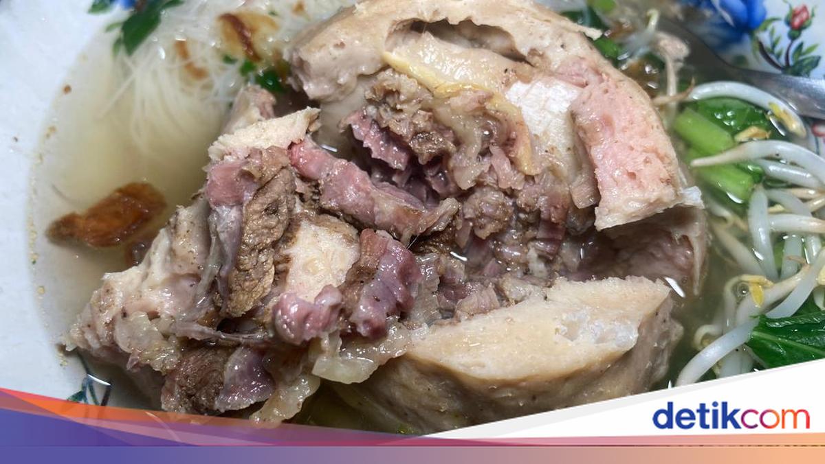 Bakso Citra Asia: Cobain Bakso Iga dan Keju Lumer Favorit Teh Shanty